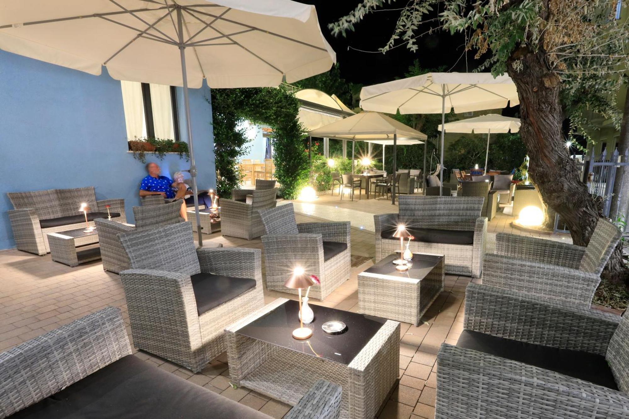 Art Hotel La Perla Bellaria-Igea Marina Exterior photo